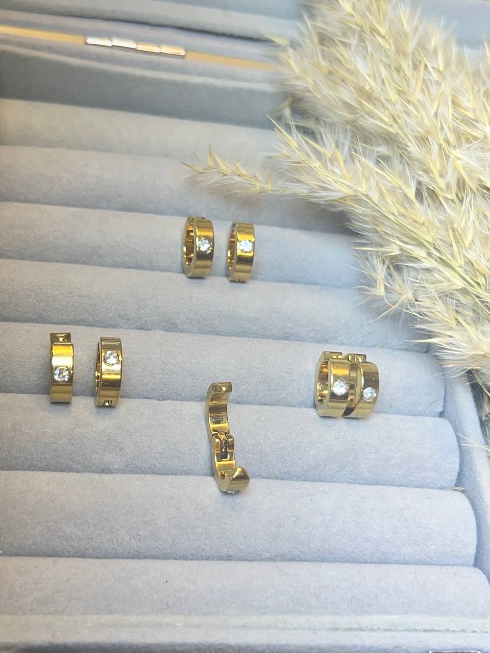 Humni Earring
