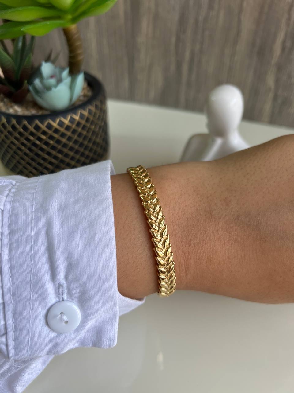 Mezna Bangle