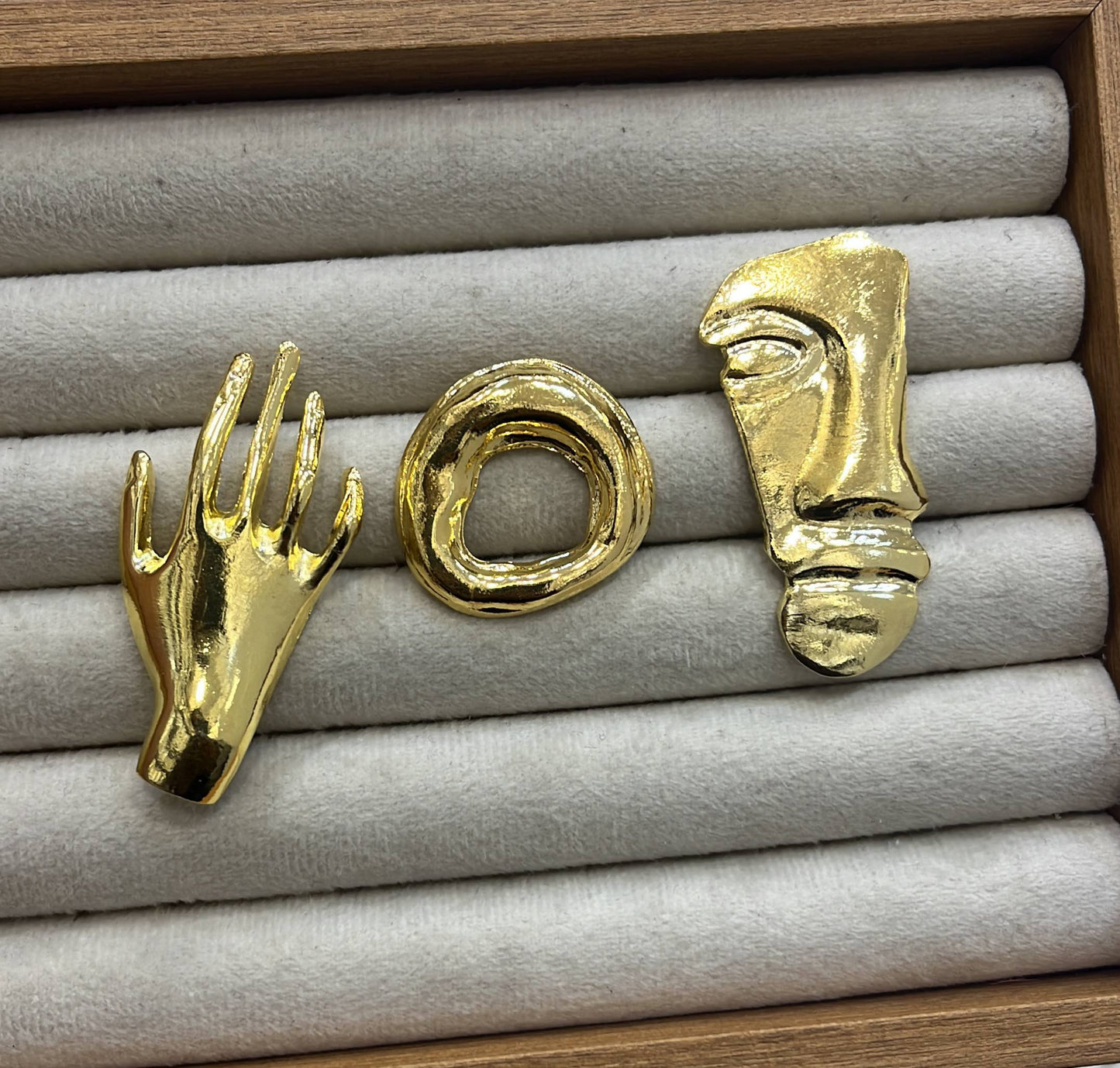 Milu Brooch