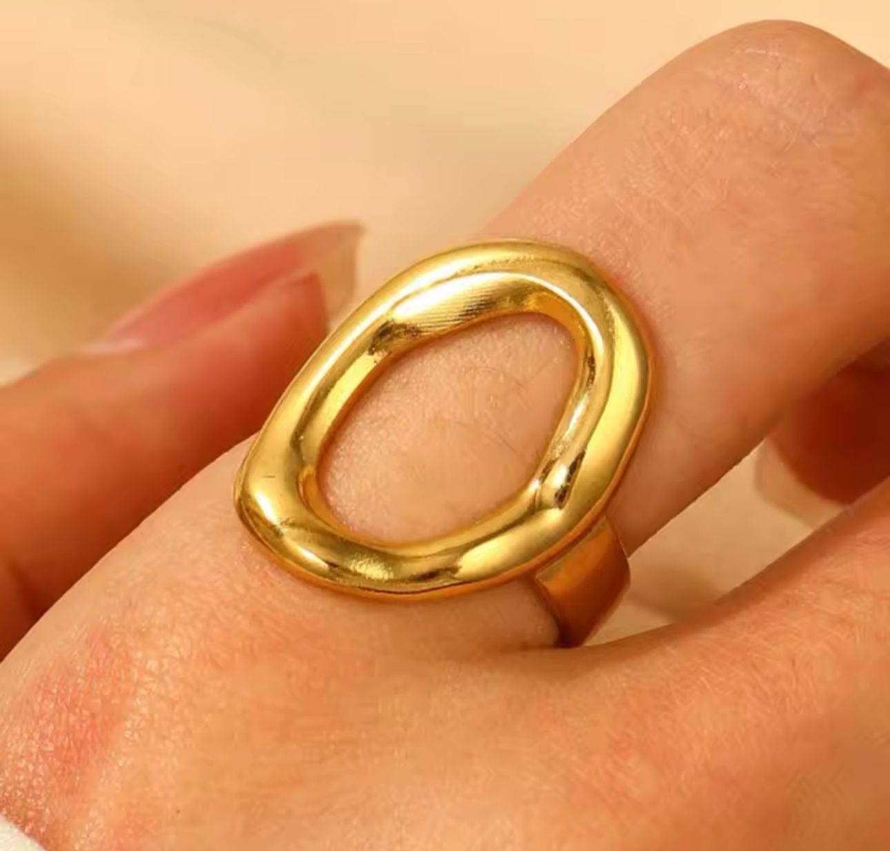 Omaga Ring