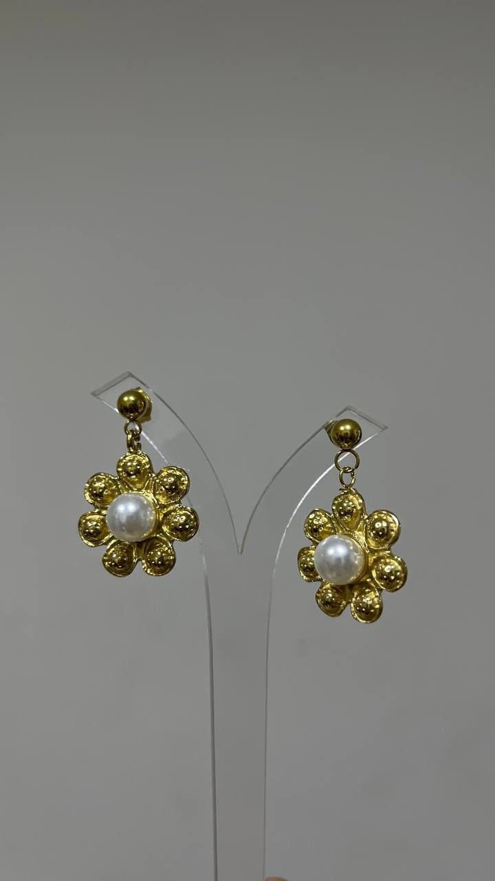 Molfn Earring