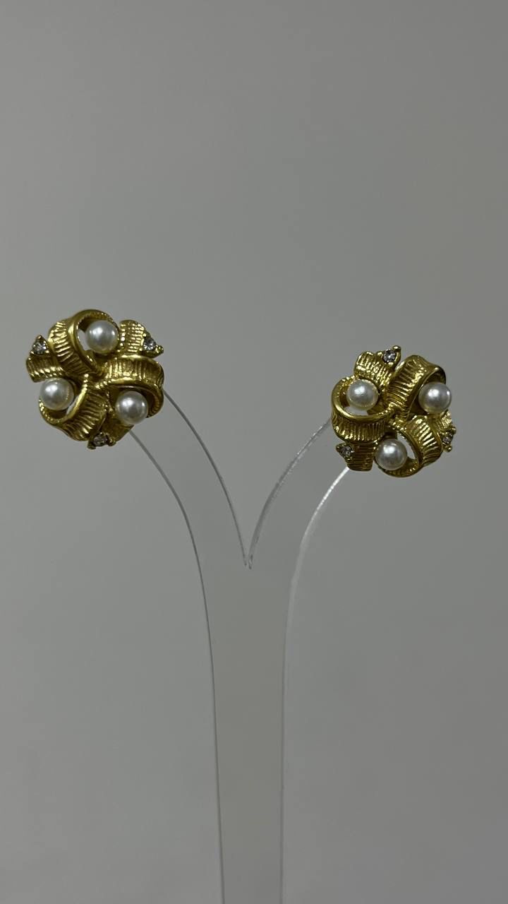 Molfn Earring