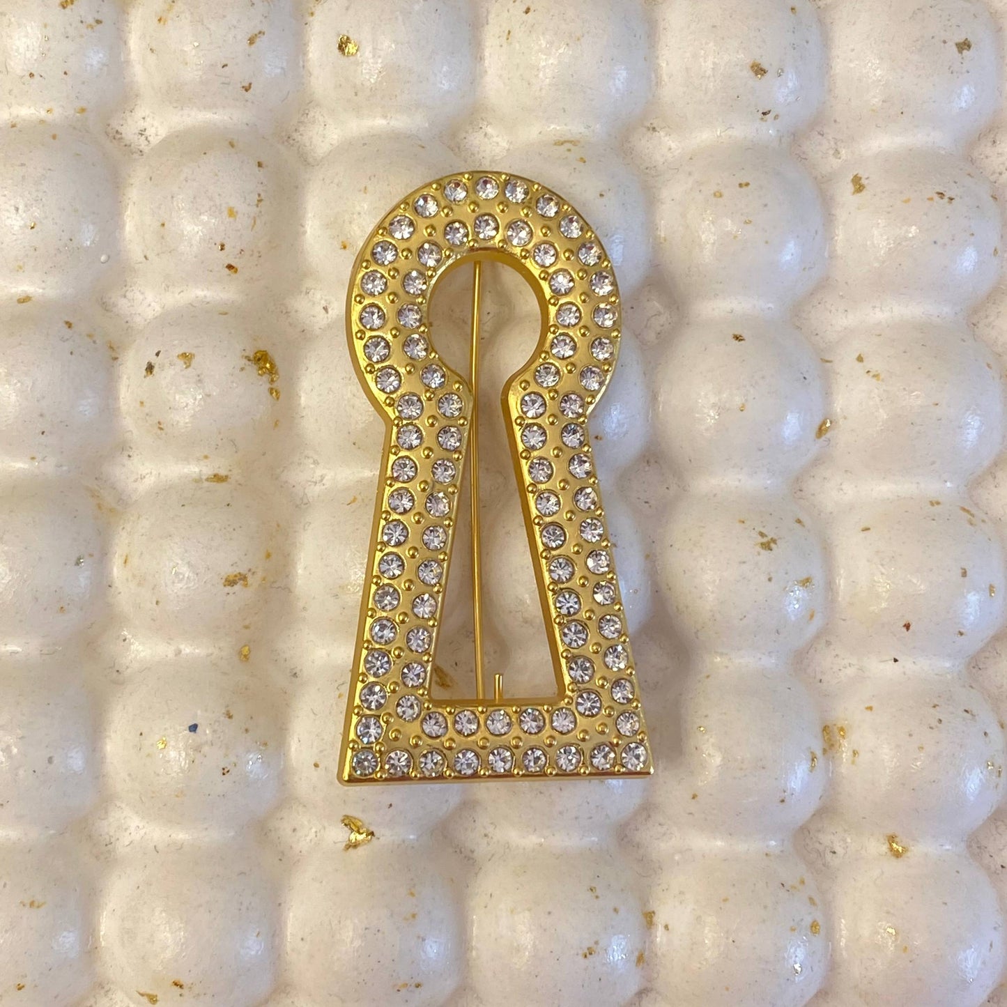 Hiolp Brooch