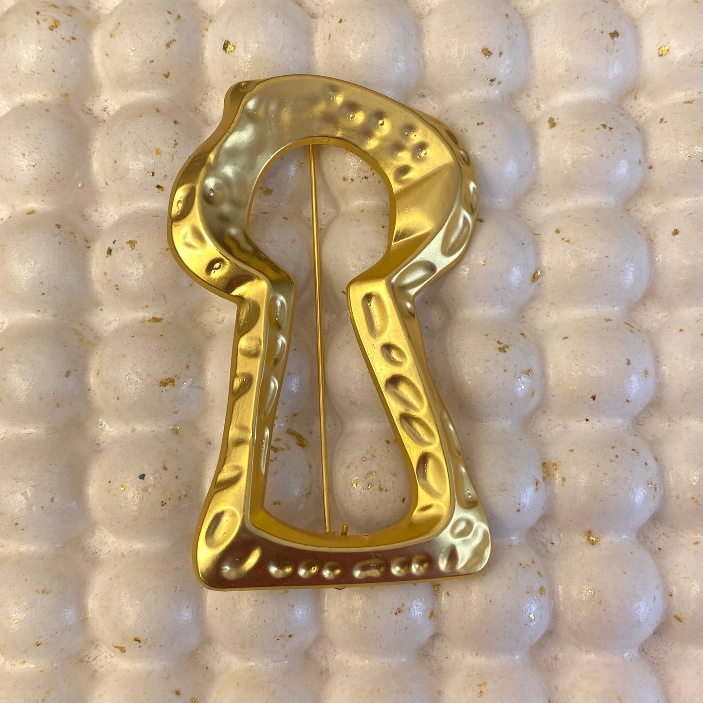 Hiolp Brooch
