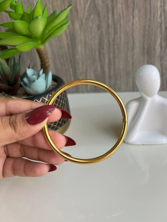 Circular Bangle