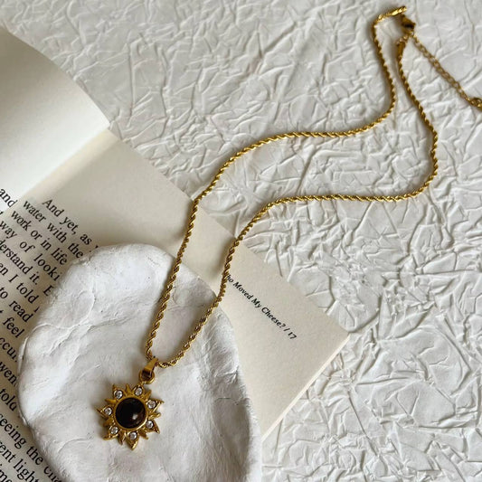 Clol Necklace