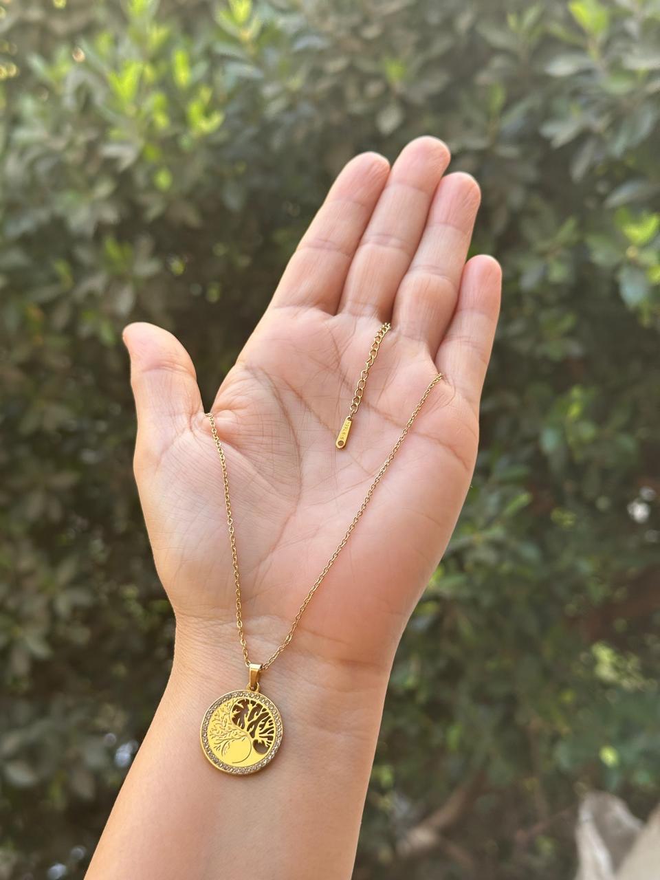 Floda Necklace