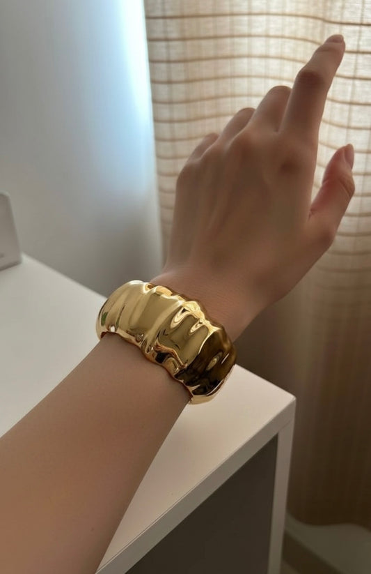 Lipo Bangle