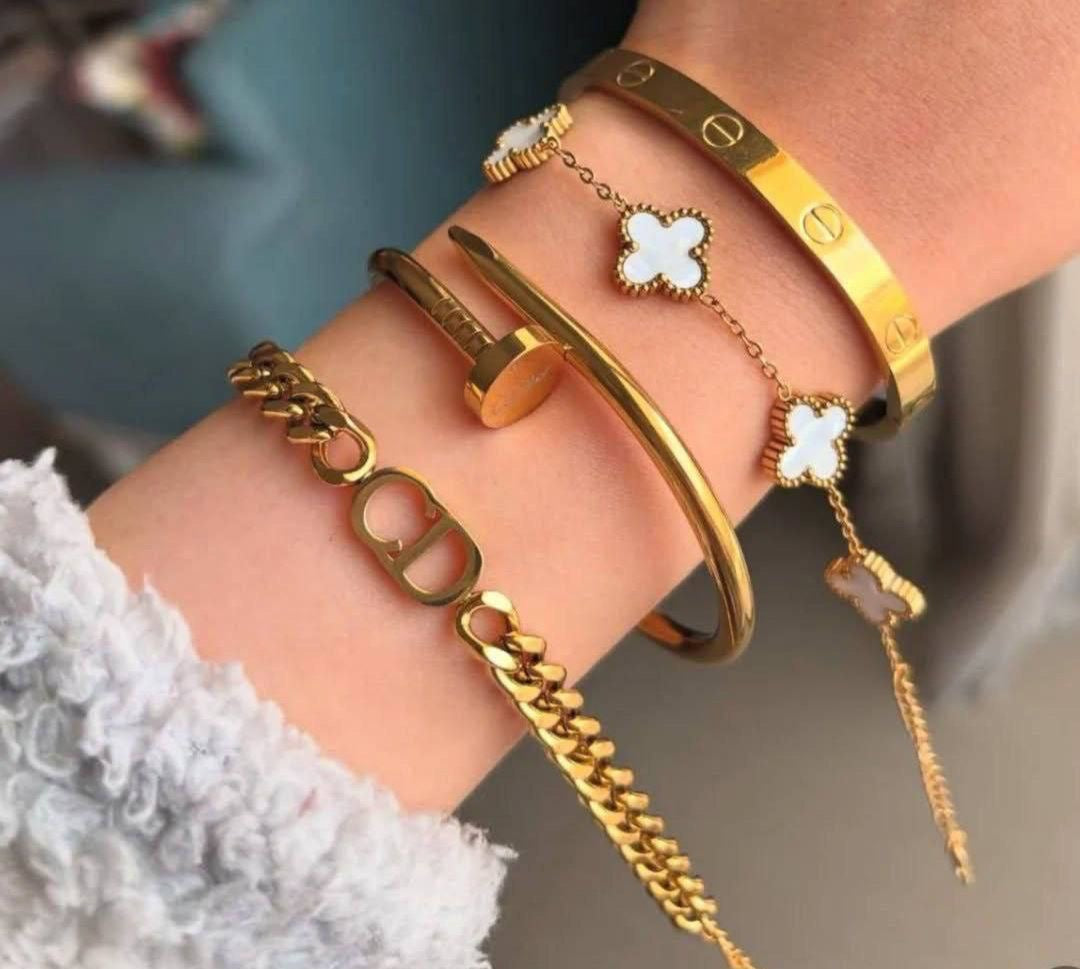 Set cartier,bracelet,CD,van cleef & nail bangle