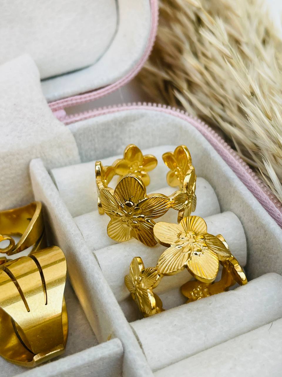 Hiorm Ring