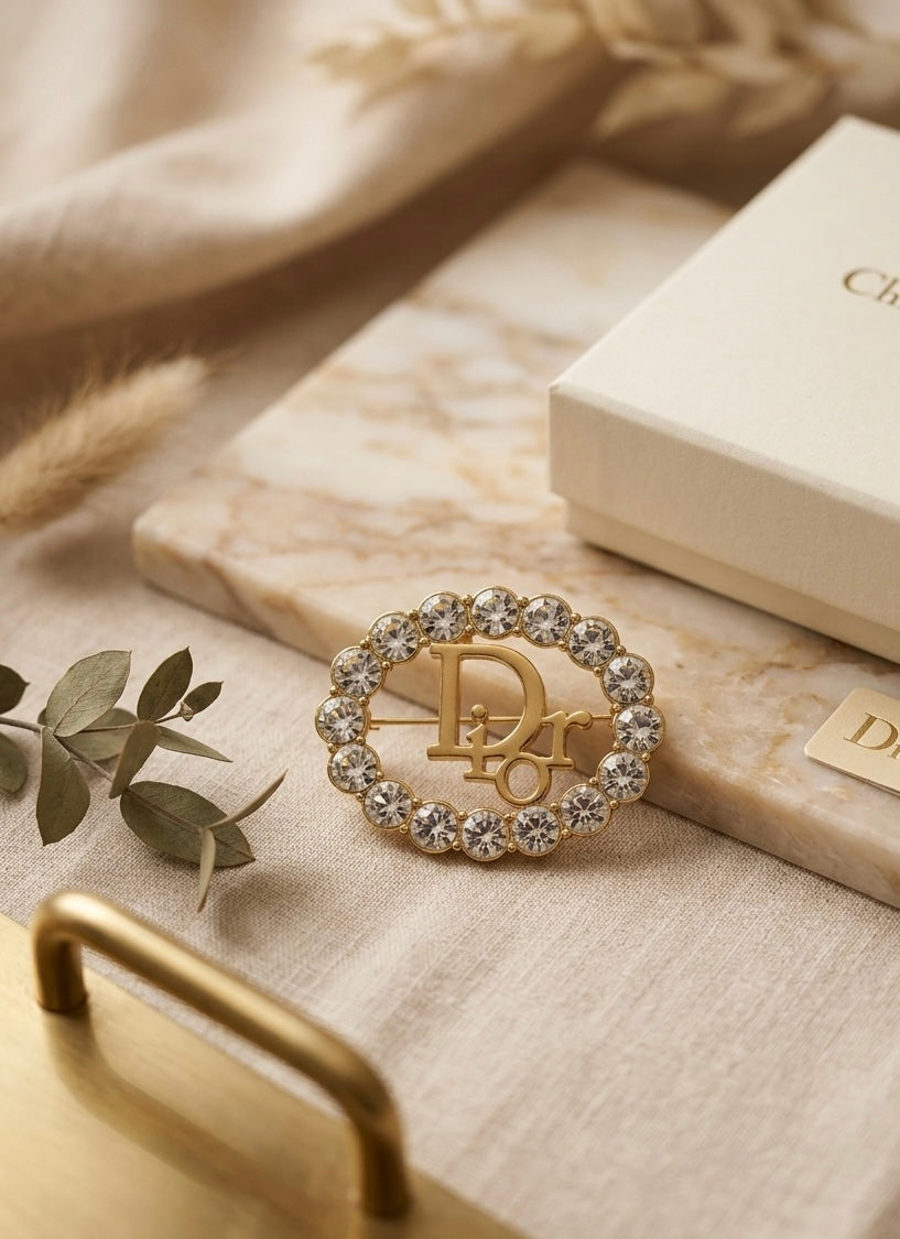 Dio Brooch