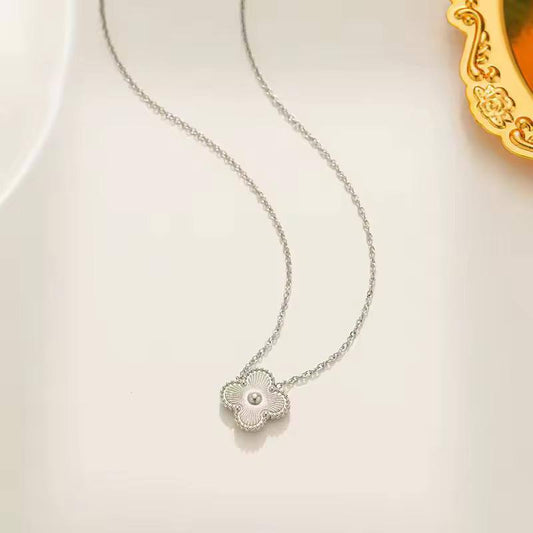 Curma Necklace