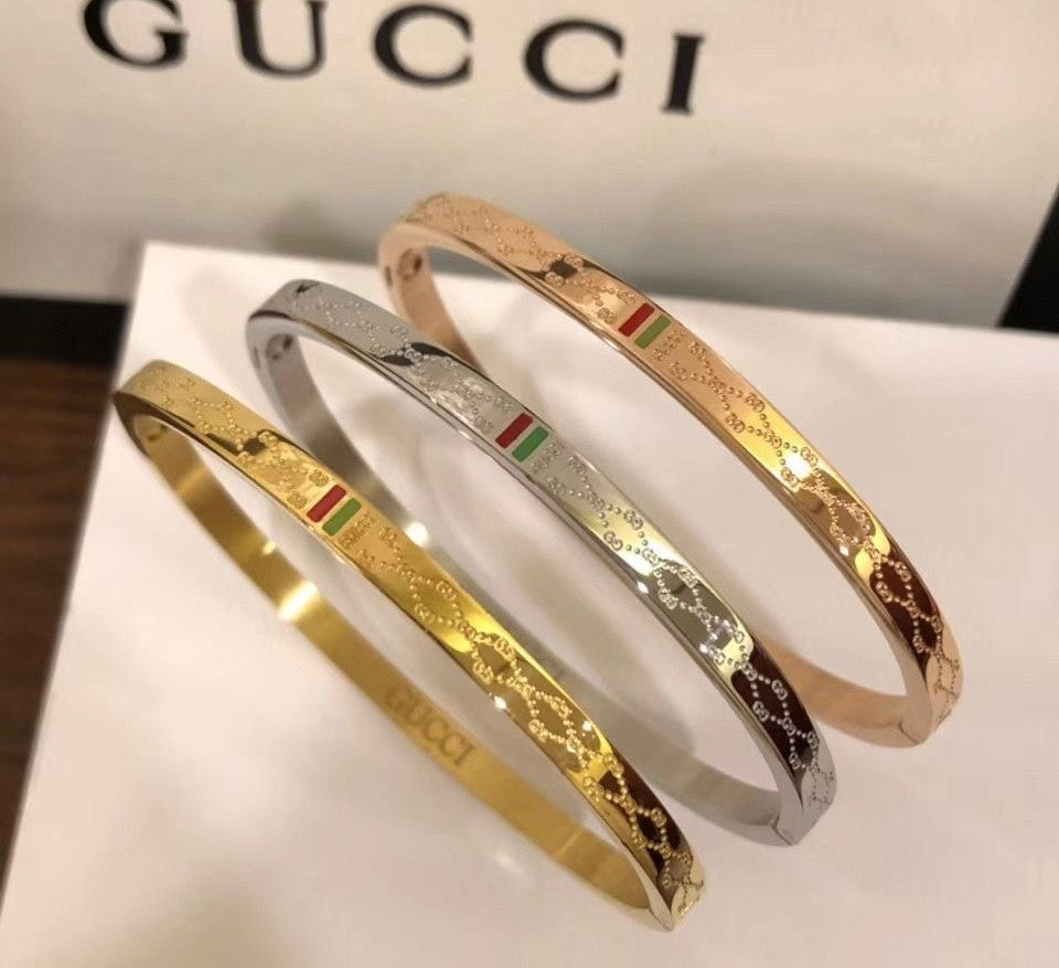 Set cartier three color (gold.silver&rose gold) GUCCII