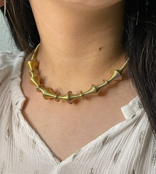 Omnda Choker