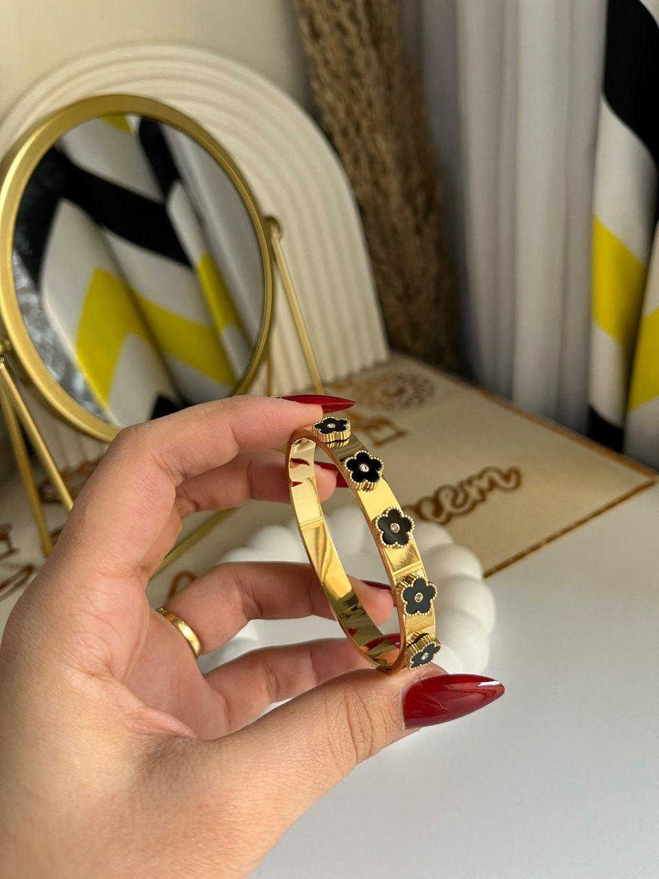 Van Cleef Bangle